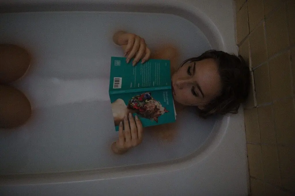 Woman in tub with Vaginal Yeast Infections